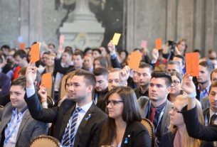 A HÖOK tisztújító küldöttgyûlése Egerben