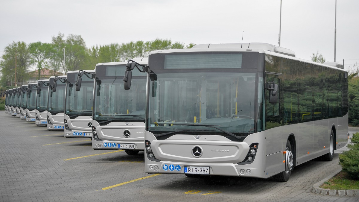 Buszok-mercedes-debrecen