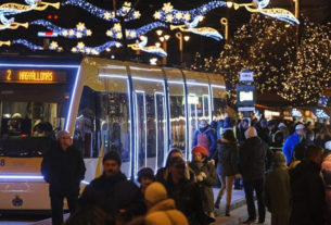 Adventi fényvillamos Debrecen