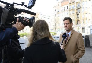 Gulyás Gergely szavaz 2022 választás