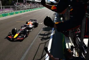 Verstappen győzött Bakuban