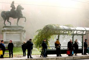 köd, ősz, időjárás, Szeged, villamos megálló