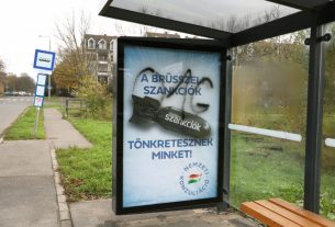 Debrecen, Nemzeti Konzultáció, plakát, politika