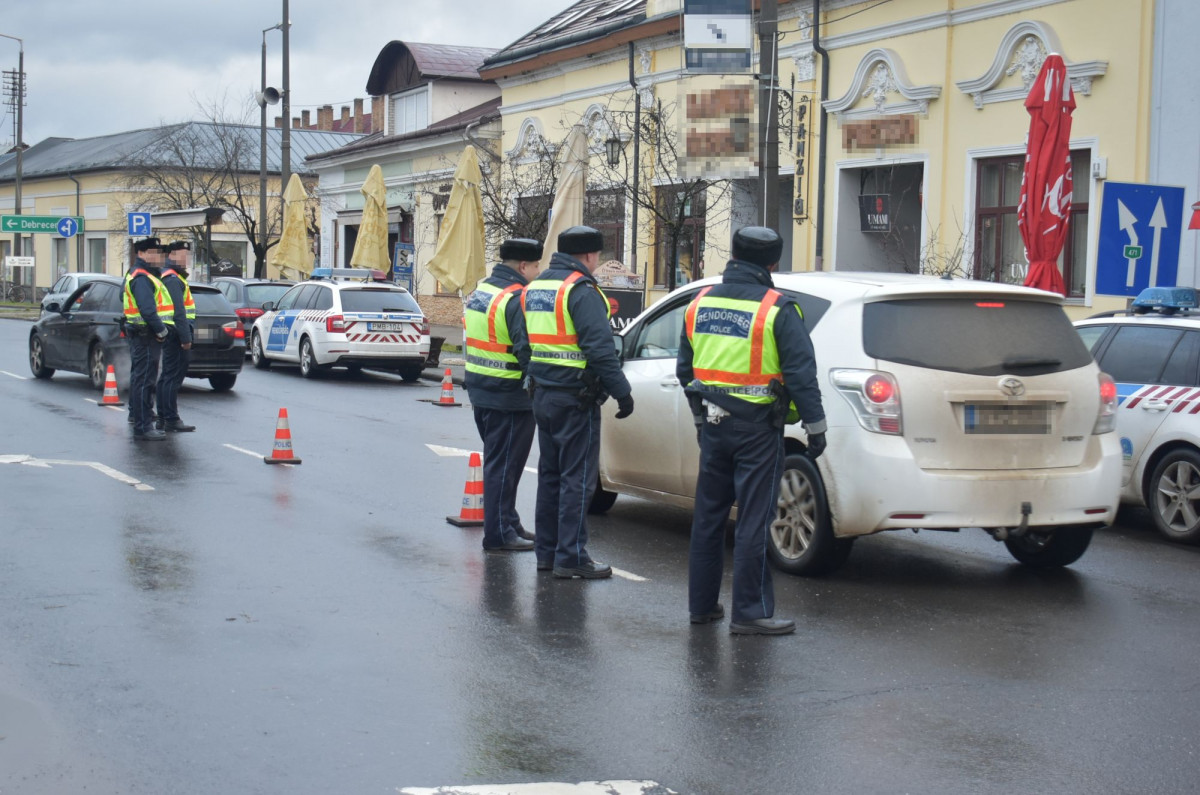 Nyírbátorban ellenőrizték az autósokat