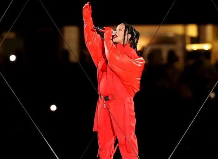 Rihanna a Super Bowl-on