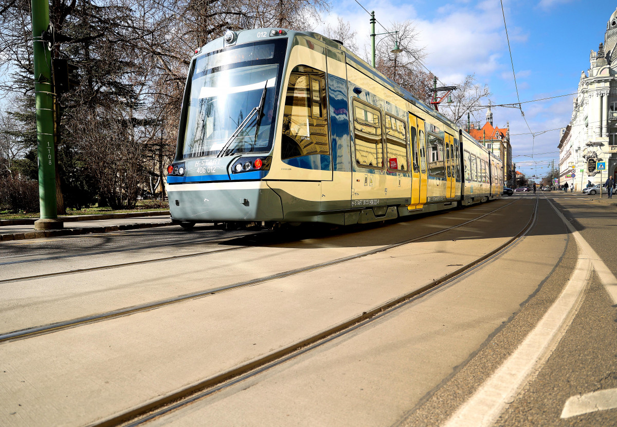 Szeged, Tram train, vasútvillamos, közlekedés, tömegközlekedés, utazás, MÁV , sín