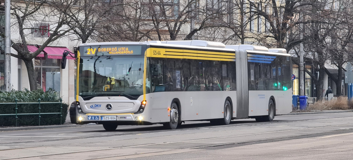 Villamospórló busz jár Debrecenben március 15-én