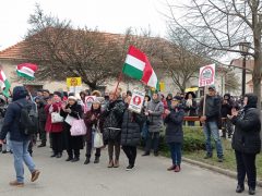 Mikepércsi anyukák tüntetés