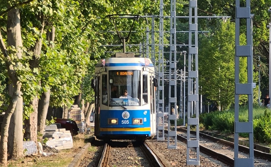 1-es villamos a Pallagi úton - felsőágyazat cseréhez keresnek kivitelezőt