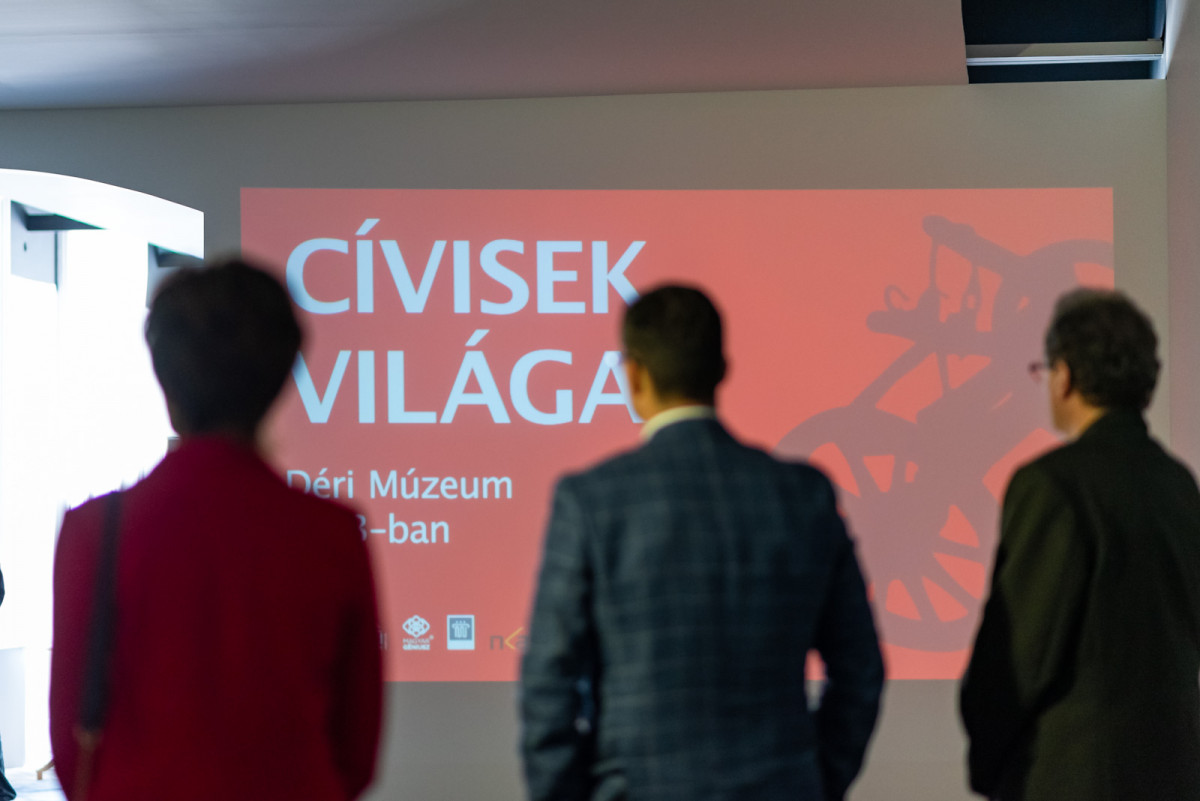 2023 nyarától mutatja be a Déri Múzeum a Cívisek világát