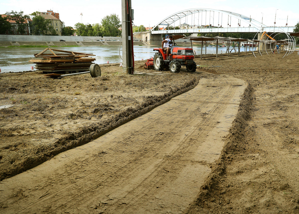 Szeged, Lapos Beach, Lapos, szabadsztrand, strand, Tisza, fürdés, nyár, vízimentő