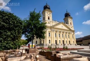 Megrongált térplasztika Debrecen