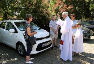 Szeged, Magyar Autóklub, járműszentelés, Torontál tér, autó, szentelés