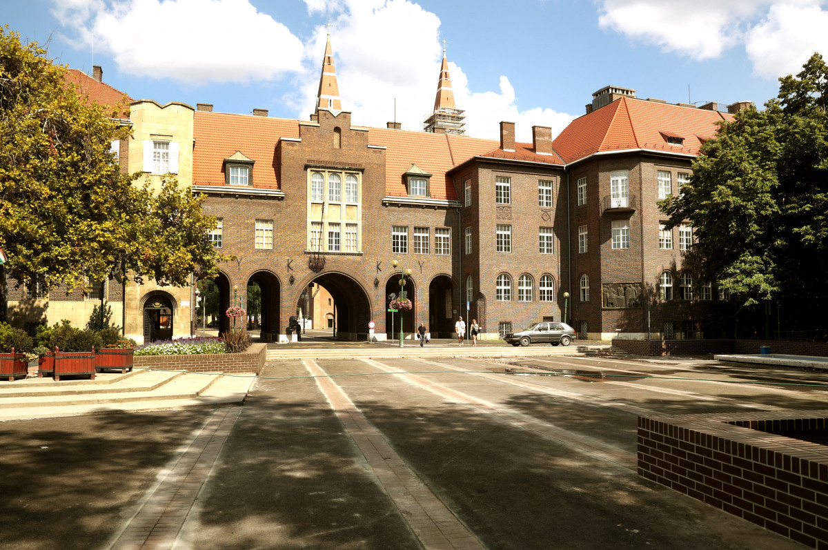 Szeged, Aradi vértanúk tere, felújítás, belváros