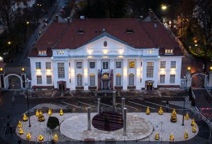 Ünnepi fényben tündököl a debreceni Klinikai Központ