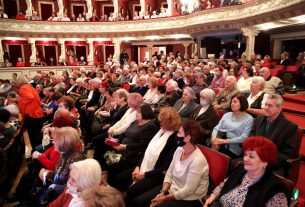 Szeged, Szegedi Nemzeti Színház, gála, Botka László, ünnepség, idős, nyugdíjas, Soltész Rezső, koncert, karácsony