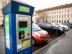 Szeged, autó, drágul, parkolás, parkoló automata, Széchenyi tér