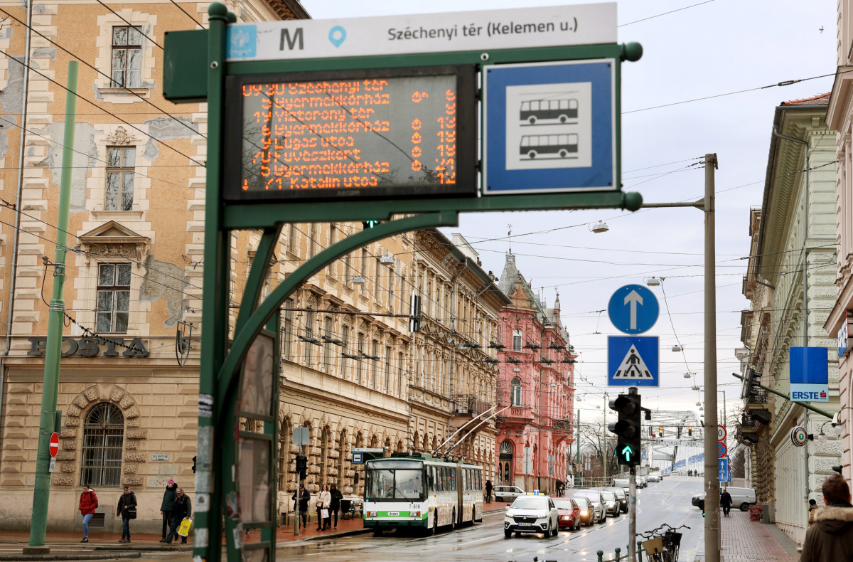 Szeged, drágul, bérlet, közlekedés, utazás, tömegközlekedés, troli, busz, villamos