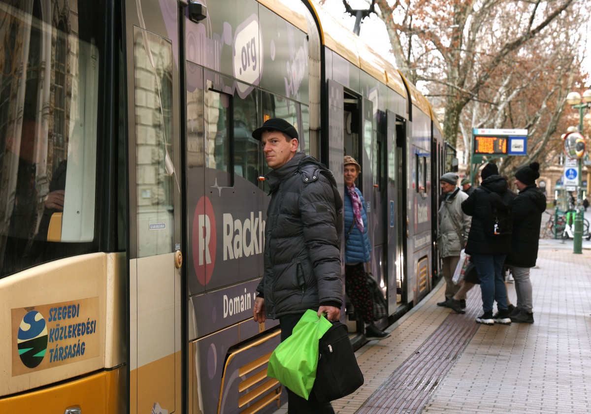 Szeged, drágul, bérlet, közlekedés, utazás, tömegközlekedés, troli, busz, villamos