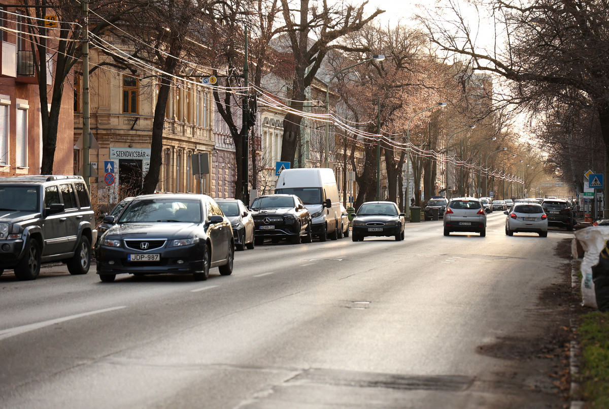 Szeged, autó, forgalom, Petőfi Sándor sgt., belváros, közlekedés