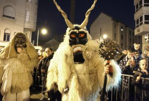 Szeged, Szent István tér, télbúcsúztató, máglya elégették, télbanya, kiszebáb