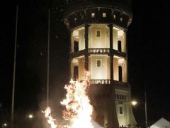 Szeged, Szent István tér, télbúcsúztató, máglya elégették, télbanya, kiszebáb