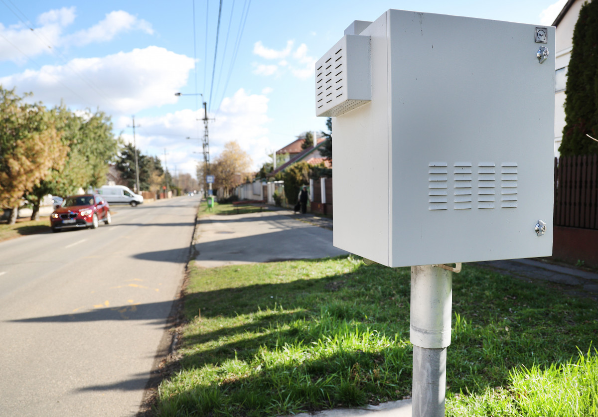 Szeged, rendőrség, trafibox, sebességmérés, gyorshajtás, Fő fasor