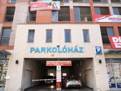 Szeged, parkoló, parkolás, parkolóház, Tisza Lajos krt,, autók