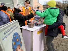 Szeged, gyűjtés, adomány, Szegedi Újszülött Életmentő Szolgálat Alapítvány, Mars tér