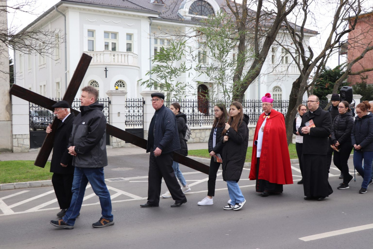 Városi keresztút Nyíregyházán