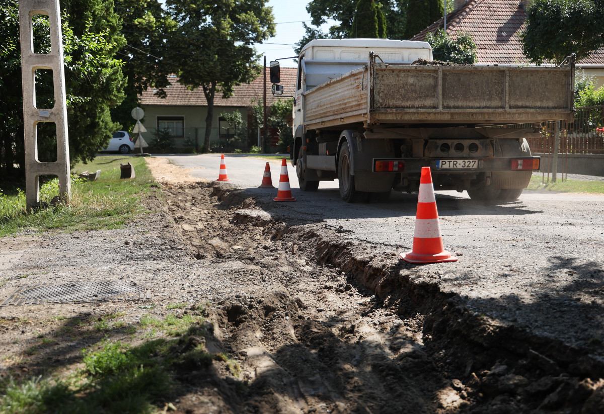 Szeged, felújítás, aszfalt, úttest, Moholi utca