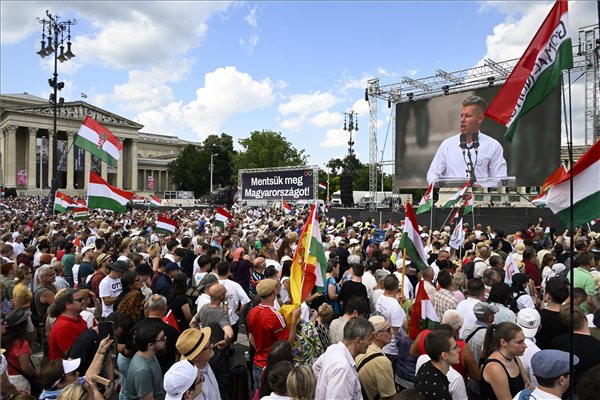 Voks 24 - A Tisza párt demonstrációja Budapesten