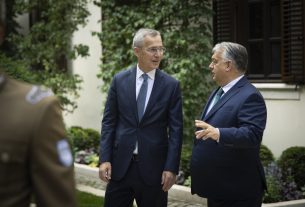 Budapest, 2024. június 12. A Miniszterelnöki Sajtóiroda által közreadott képen Orbán Viktor miniszterelnök (j) fogadja Jens Stoltenberg NATO-főtitkárt (b) a Karmelita kolostorban 2024. június 12-én. MTI/Miniszterelnöki Sajtóiroda/Fischer Zoltán